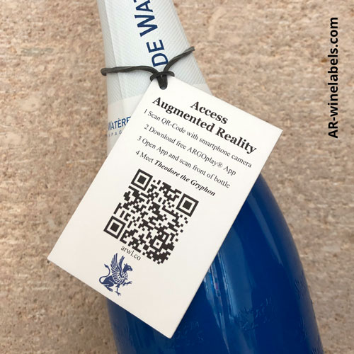 Grace à sa cartonnette ARwinelabels la bouteille TEN 21
       des Champagnes De Watère informe à l’amateur que la bouteille est enrichie
       Réalité Augmentée. D’un simple scan avec ARGOplay, le griffon Théodore,
       gardien des caves s’affiche sur l’écran de votre smartphone ; prend vie,
       s’envole créant l’engagement avec l’amateur des champagnes De Watère pour
       les 10 ans de la marque.